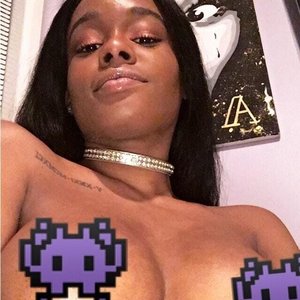 Aziliya Benks Nude
