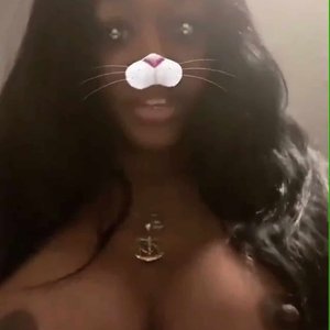 Aziliya Benks Nude