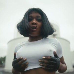 Aziliya Benks Nude