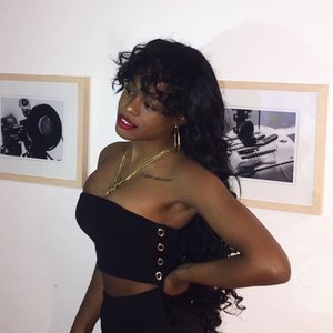Aziliya Benks Nude