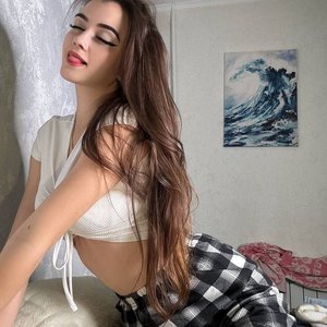 Lelyamt Nude