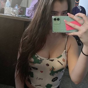 Lelyamt Nude