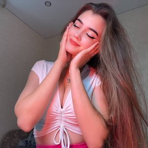 Lelyamt Nude