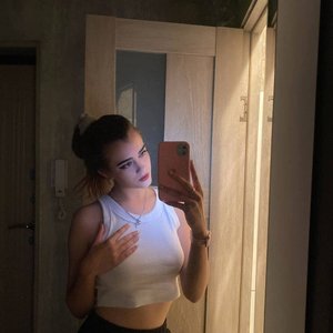 Lelyamt Nude