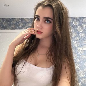 Lelyamt Nude