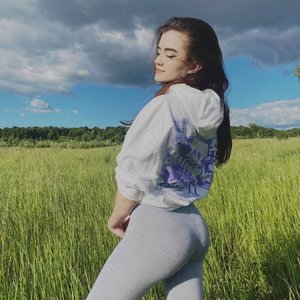 Lelyamt Nude
