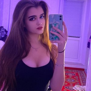 Lelyamt Nude