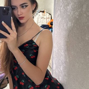 Lelyamt Nude