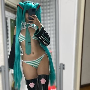 Yameeka Nude