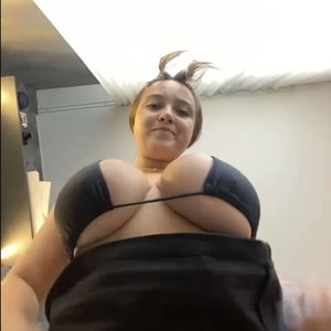 Tudaasudaa Nude