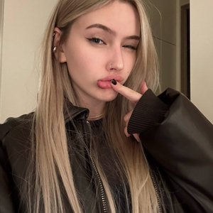 Whylollycry Nude