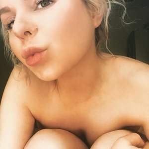 Alisa Voks Nude