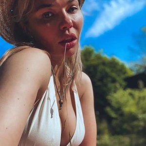 Karina Zvereva Nude
