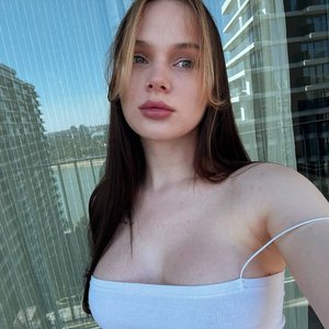 Leron Baron Nude