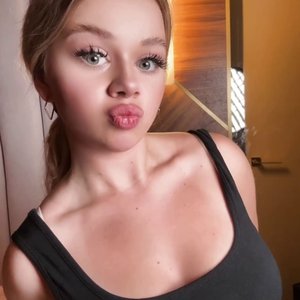 Mashera Nude