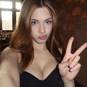 Anya Akulich Nude