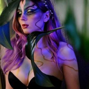 Lipisinka Nude