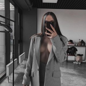 Leron Baron Nude