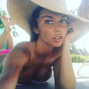 Anna Sedokova Nude