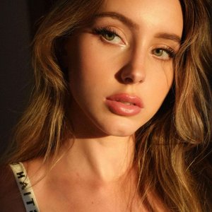Yuliya Vavilova Nude