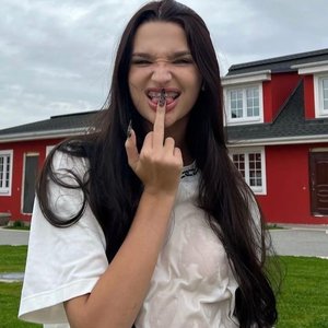 Liza Anokhina Nude
