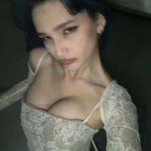 Liza Anokhina Nude