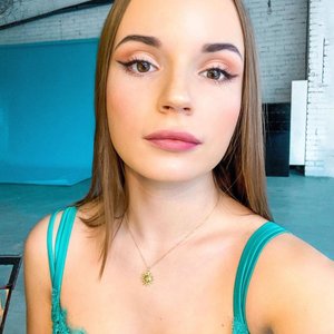 Sasha Spilberg Nude