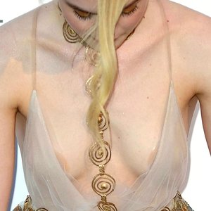 El Fanning Nude