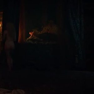 El Fanning Nude