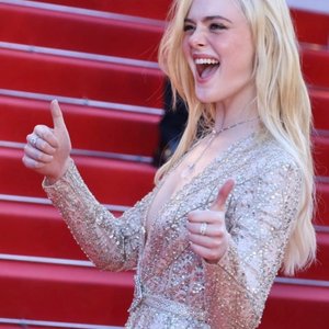 El Fanning Nude