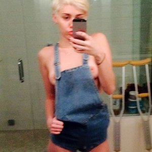 Mayli Sayrus Nude