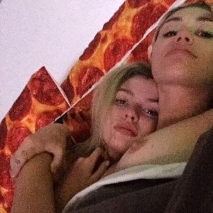 Mayli Sayrus Nude