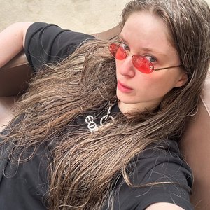 Dinablin Nude