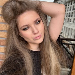 Dinablin Nude