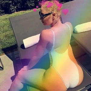 Iggi Azaliya Nude