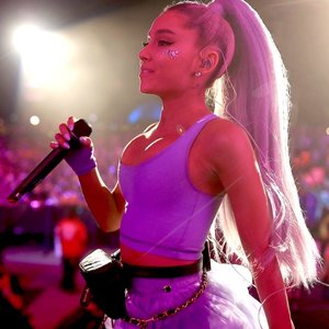 Ariana Grande Nude