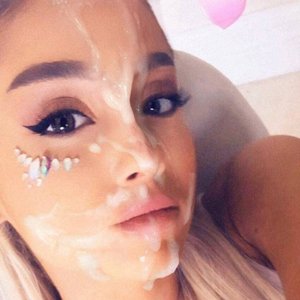Ariana Grande Nude