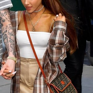 Ariana Grande Nude