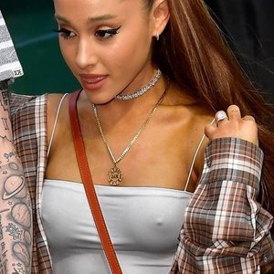Ariana Grande Nude