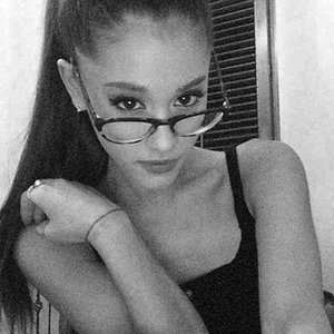 Ariana Grande Nude