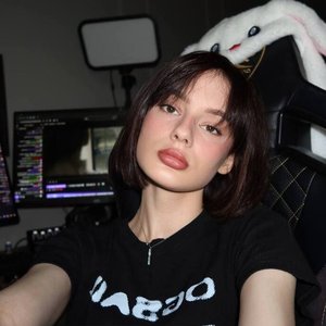 Cutierover Nude