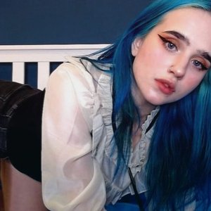 Keronkes Nude