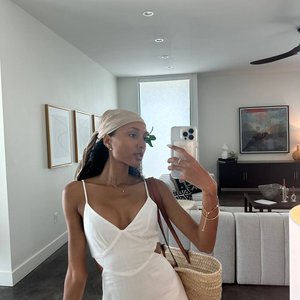 Mari Senn Nude