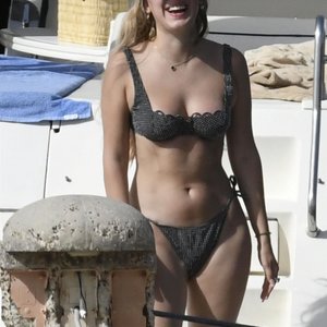 Milli Bobbi Braun Nude