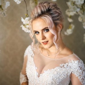 Modestal Nude