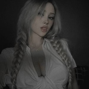 Nisa Nude