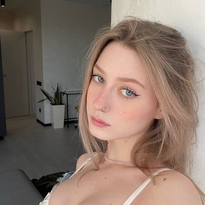 Pumpur Mur Nude