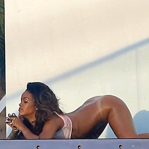 Rianna Nude