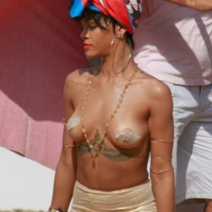 Rianna Nude