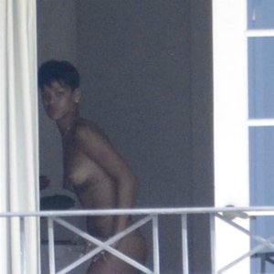 Rianna Nude